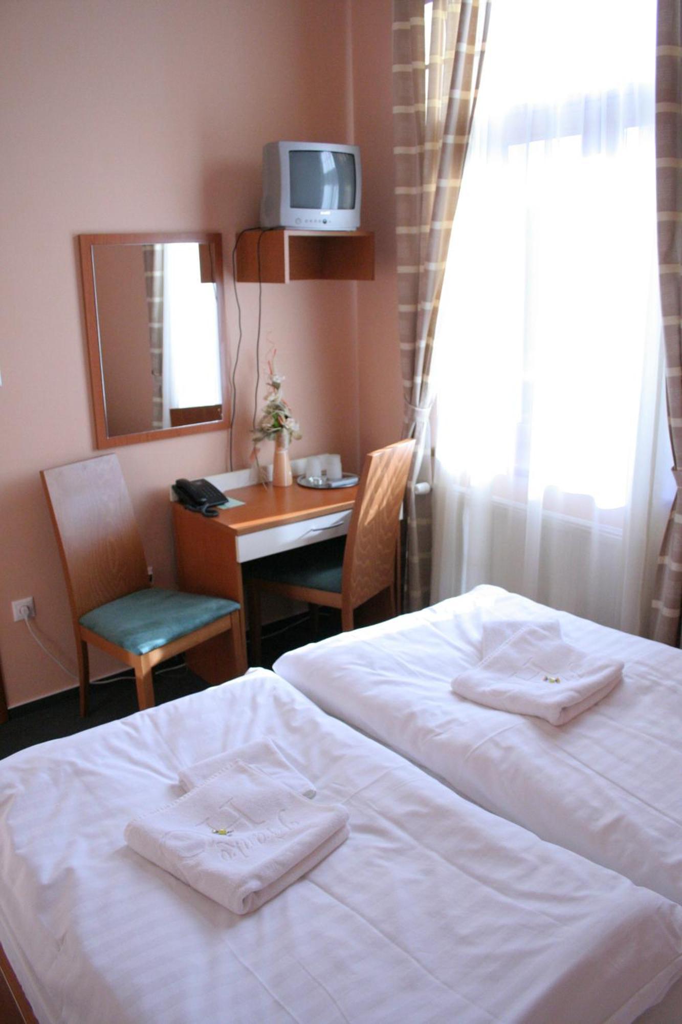 Penzion Franko Zvolen Quarto foto
